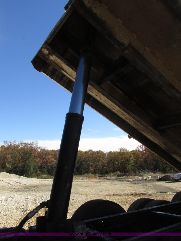 image for item AW9864 1999 Freightliner FL112 dump truck