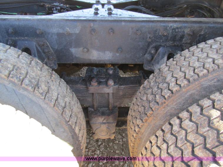 image for item AW9864 1999 Freightliner FL112 dump truck