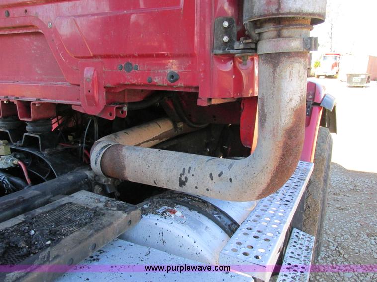 image for item AW9864 1999 Freightliner FL112 dump truck