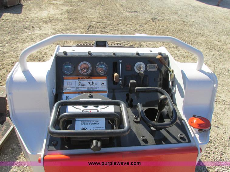 image for item AW9870 2003 Bobcat MT52 compact track loader