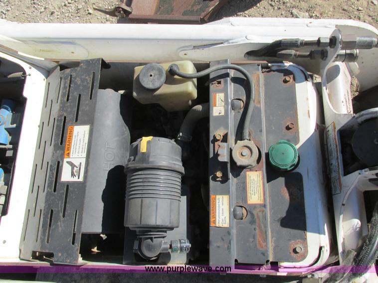 image for item AW9870 2003 Bobcat MT52 compact track loader