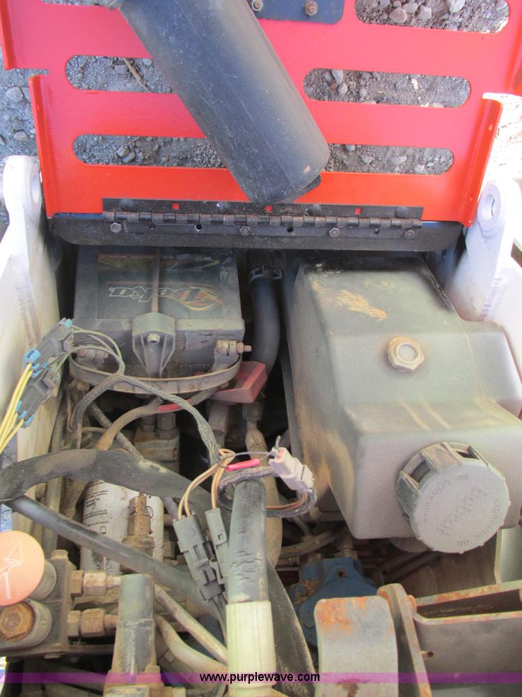 image for item AW9870 2003 Bobcat MT52 compact track loader