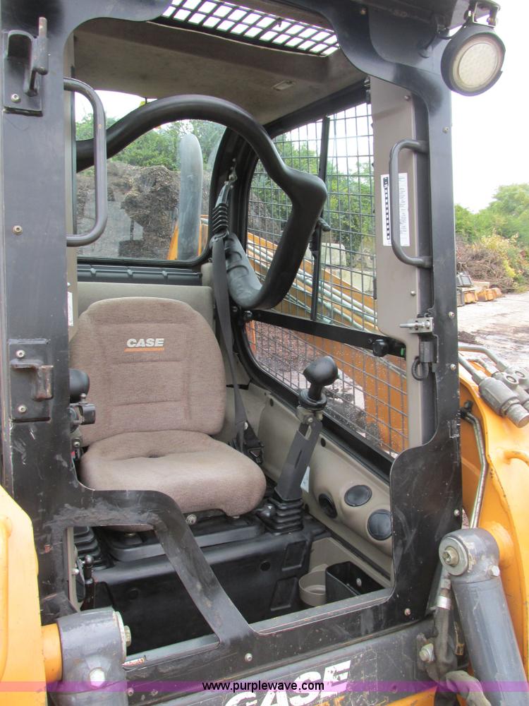 image for item AW9871 2012 Case TR320 skid steer
