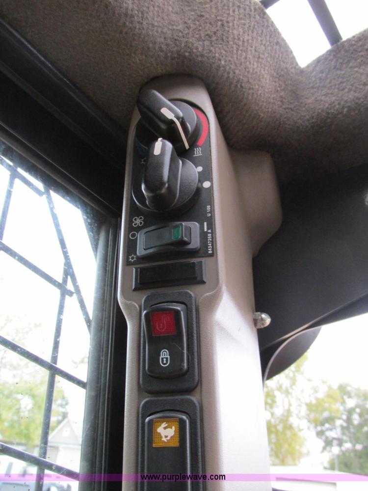 image for item AW9871 2012 Case TR320 skid steer