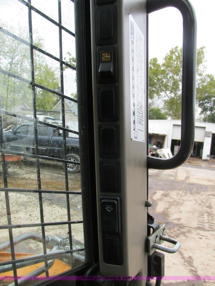 image for item AW9871 2012 Case TR320 skid steer