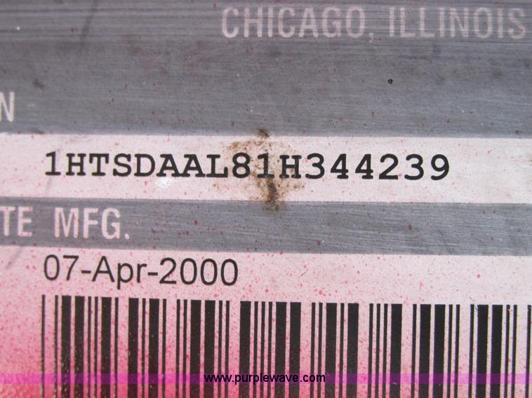 image for item AW9890 2001 International 4900 service truck with crane