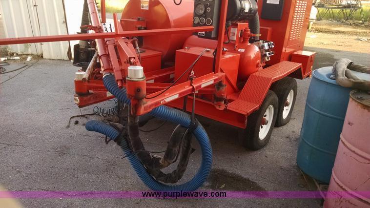 image for item AY9486 2008 Crafco Magnum spray injection patcher