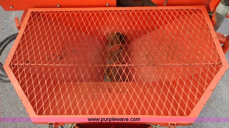 image for item AY9486 2008 Crafco Magnum spray injection patcher