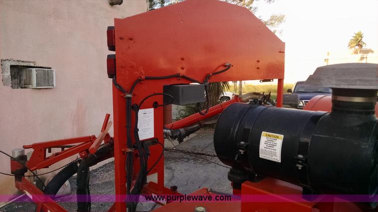 image for item AY9486 2008 Crafco Magnum spray injection patcher