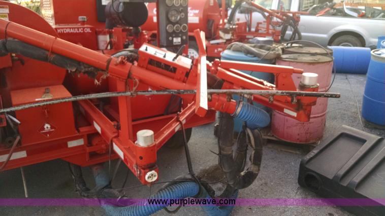 image for item AY9486 2008 Crafco Magnum spray injection patcher