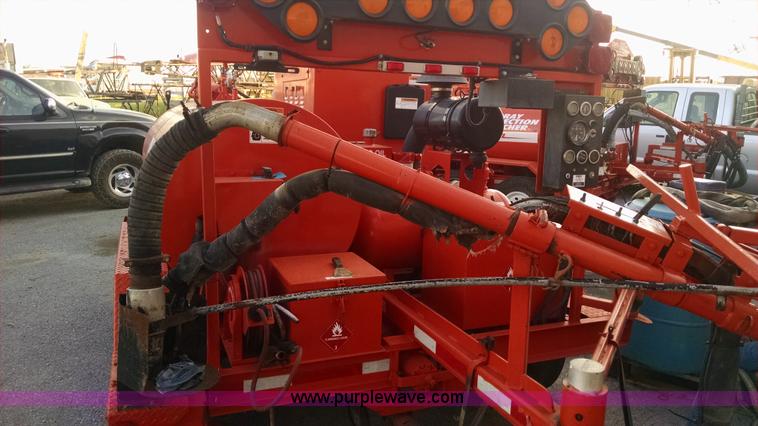 image for item AY9486 2008 Crafco Magnum spray injection patcher