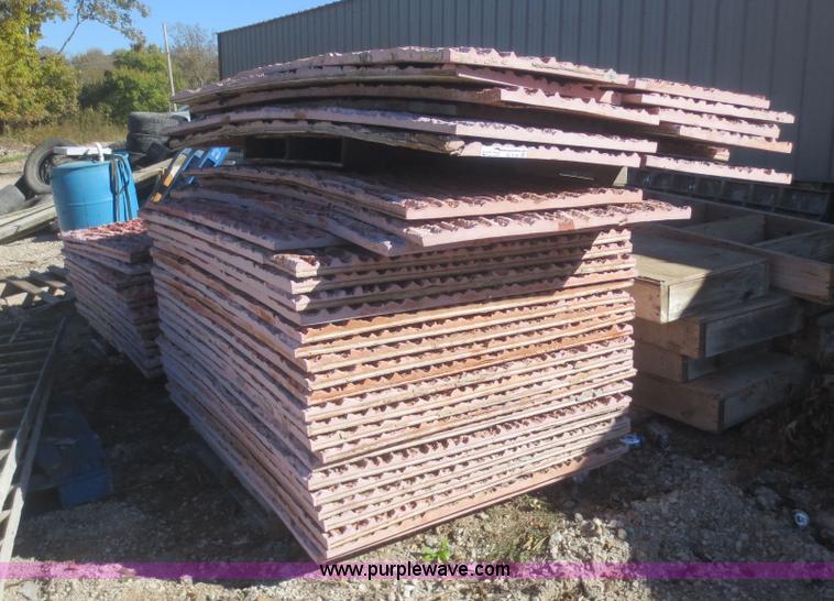 image for item AZ9140 Edged grain granite decorative concrete forms