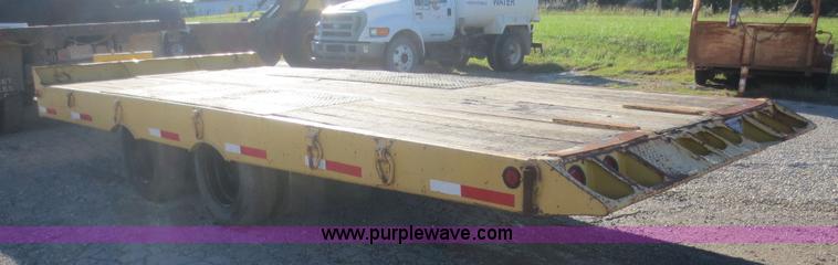 image for item D2178 1981 Eager Beaver 10TXT tilt deck trailer