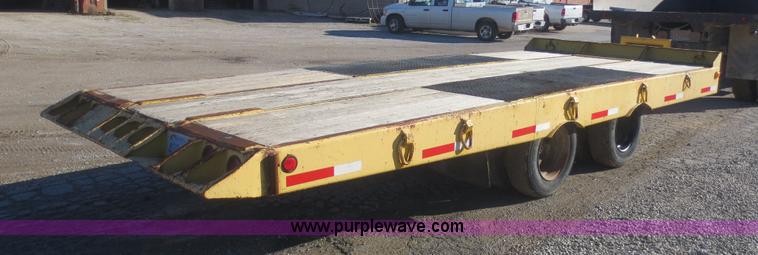 image for item D2178 1981 Eager Beaver 10TXT tilt deck trailer