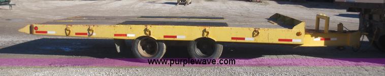 image for item D2178 1981 Eager Beaver 10TXT tilt deck trailer