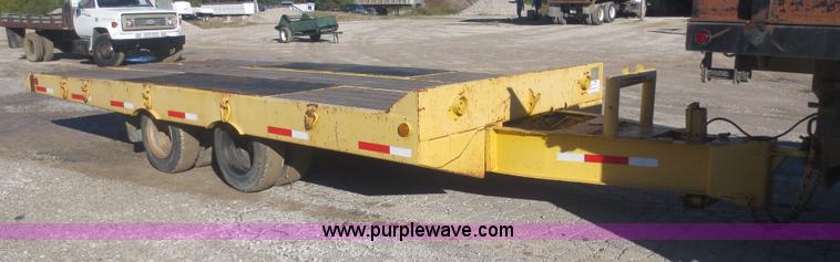 image for item D2178 1981 Eager Beaver 10TXT tilt deck trailer