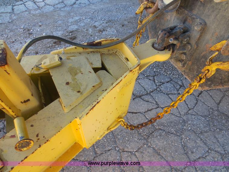 image for item D2178 1981 Eager Beaver 10TXT tilt deck trailer