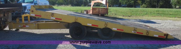 image for item D2178 1981 Eager Beaver 10TXT tilt deck trailer