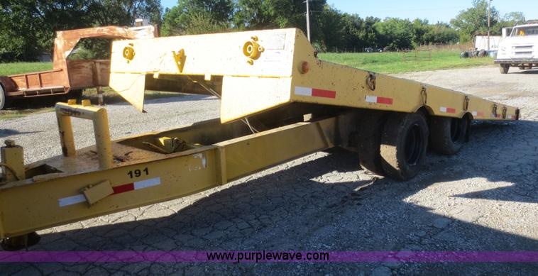 image for item D2178 1981 Eager Beaver 10TXT tilt deck trailer