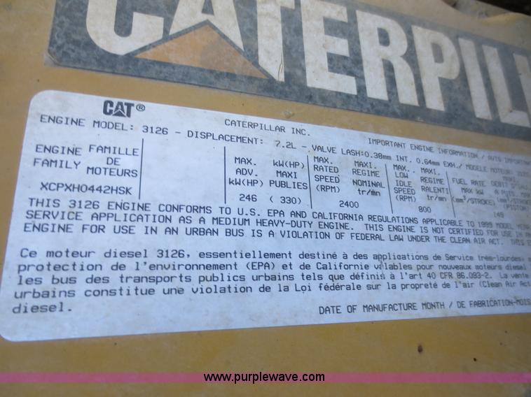 image for item D2186 2000 GMC C7500 cab and chassis