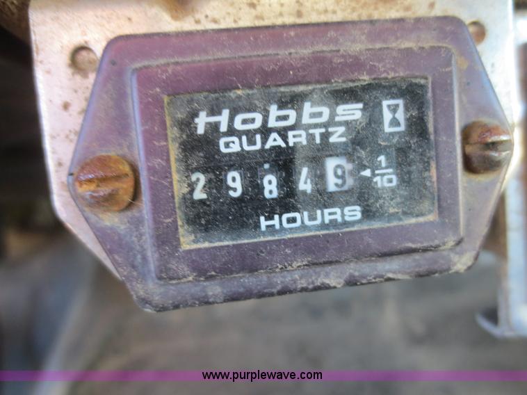 image for item D2186 2000 GMC C7500 cab and chassis