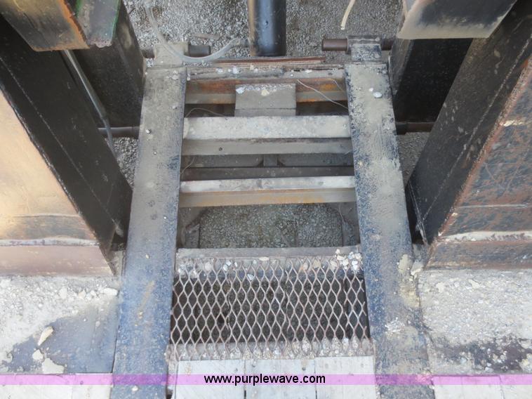 image for item D2193 1976 Brut lowboy trailer