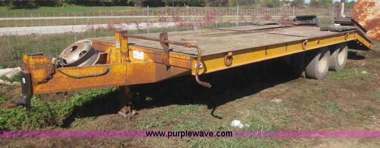 image for item D2194 1982 Belshe T-8 equipment trailer