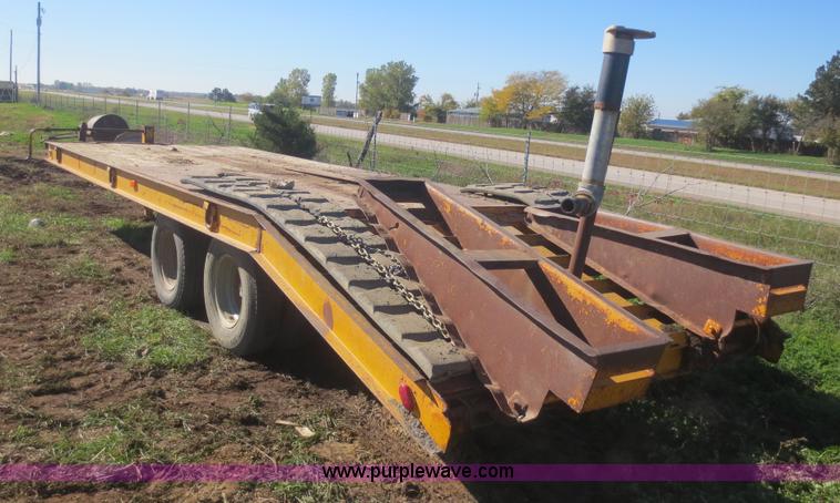 image for item D2194 1982 Belshe T-8 equipment trailer