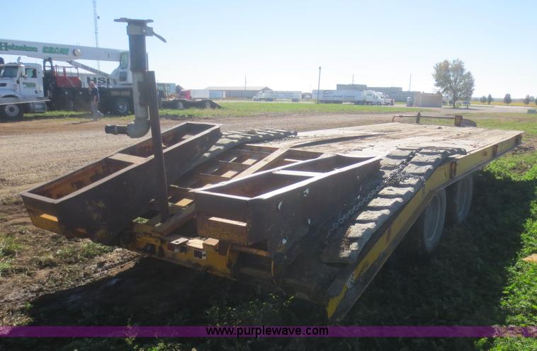 image for item D2194 1982 Belshe T-8 equipment trailer