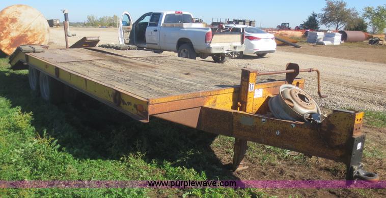 image for item D2194 1982 Belshe T-8 equipment trailer
