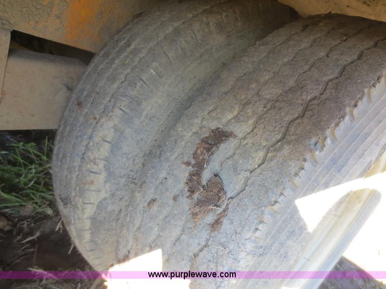 image for item D2194 1982 Belshe T-8 equipment trailer