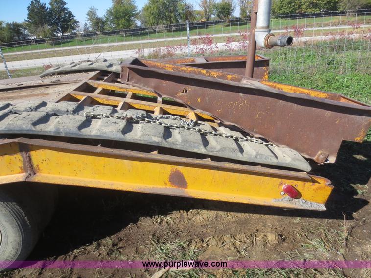 image for item D2194 1982 Belshe T-8 equipment trailer