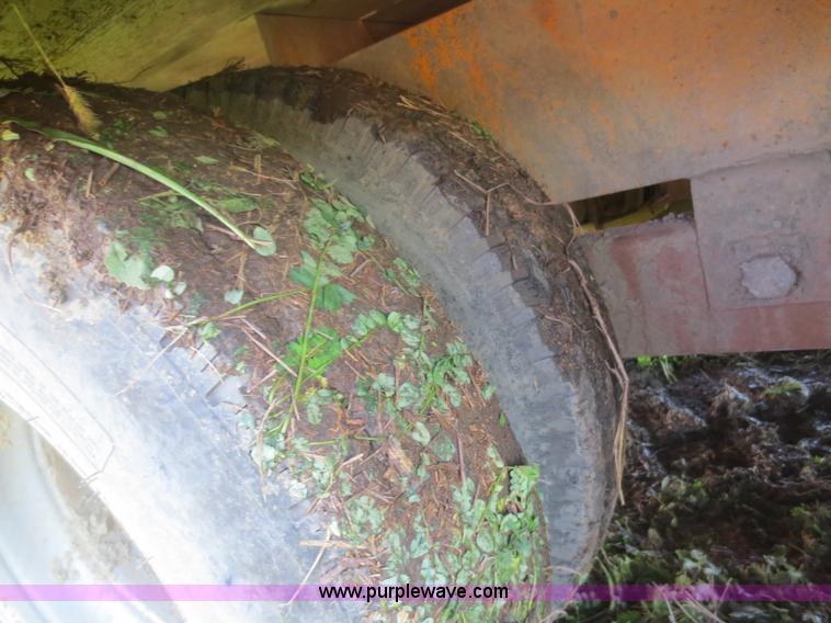 image for item D2194 1982 Belshe T-8 equipment trailer