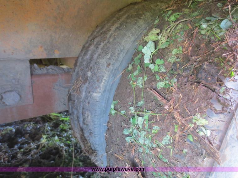 image for item D2194 1982 Belshe T-8 equipment trailer