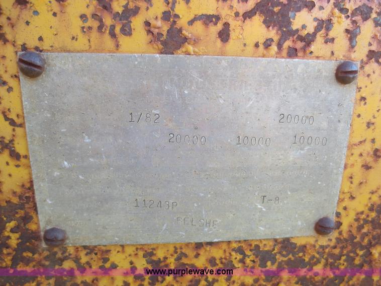 image for item D2194 1982 Belshe T-8 equipment trailer