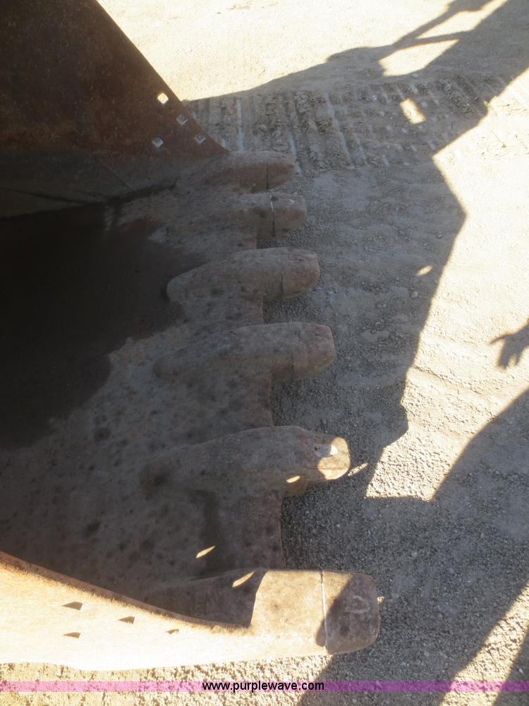 image for item D2199 2001 Hitachi EX330LC-5 excavator