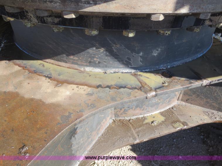 image for item D2199 2001 Hitachi EX330LC-5 excavator