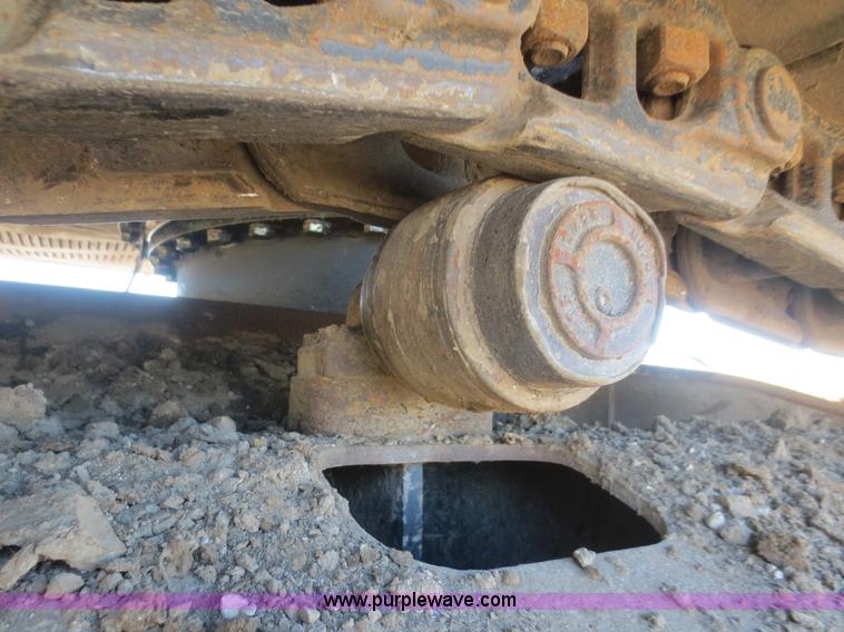 image for item D2199 2001 Hitachi EX330LC-5 excavator