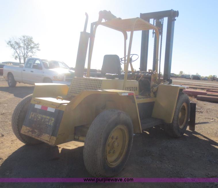 image for item D2200 Hyster P80A forklift