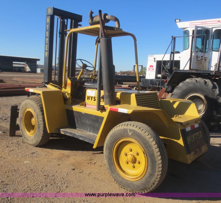image for item D2200 Hyster P80A forklift