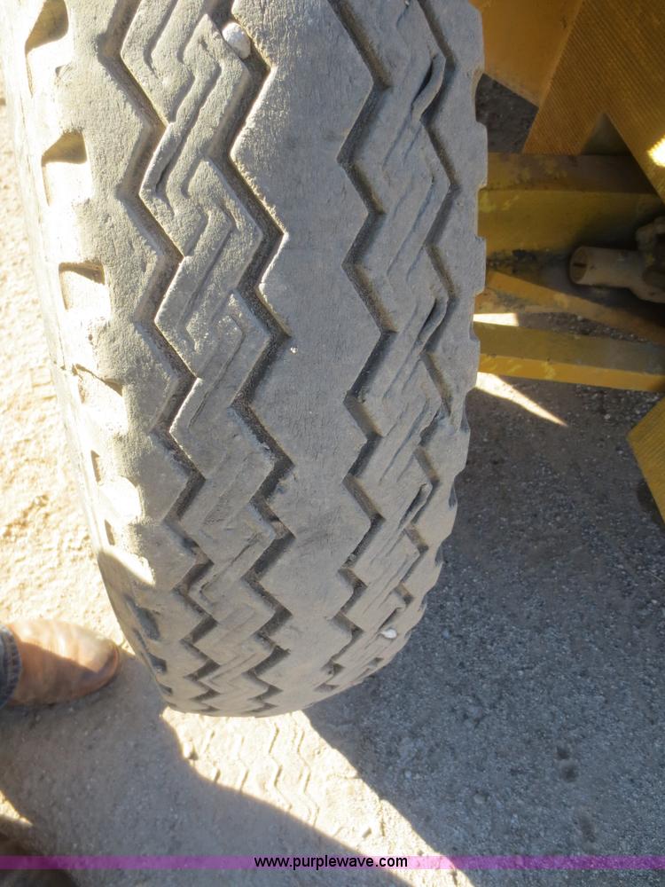 image for item D2200 Hyster P80A forklift