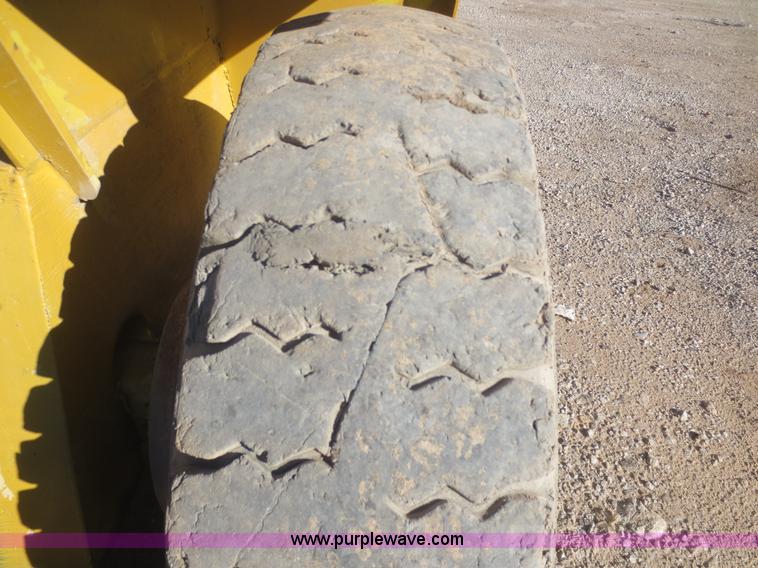 image for item D2200 Hyster P80A forklift