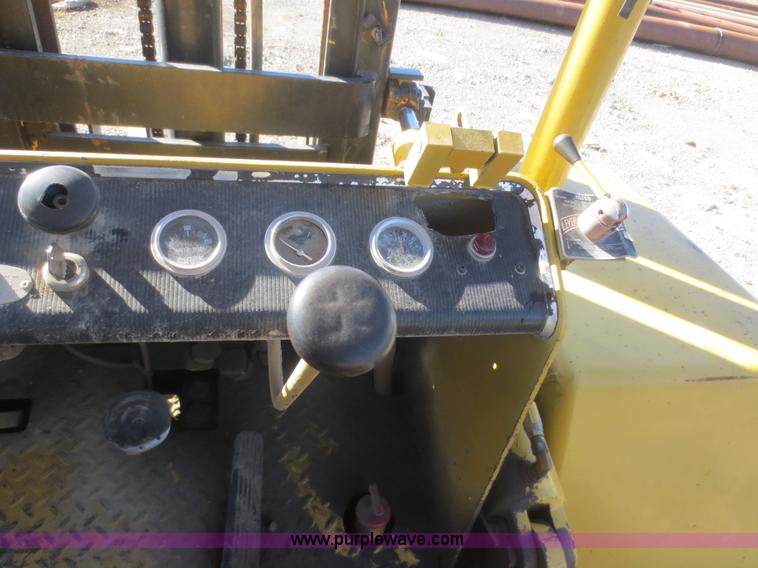 image for item D2200 Hyster P80A forklift