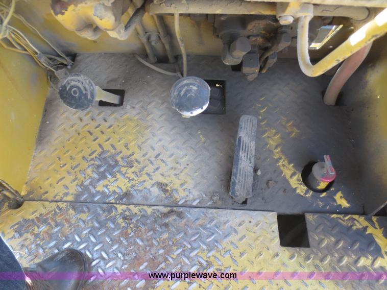 image for item D2200 Hyster P80A forklift