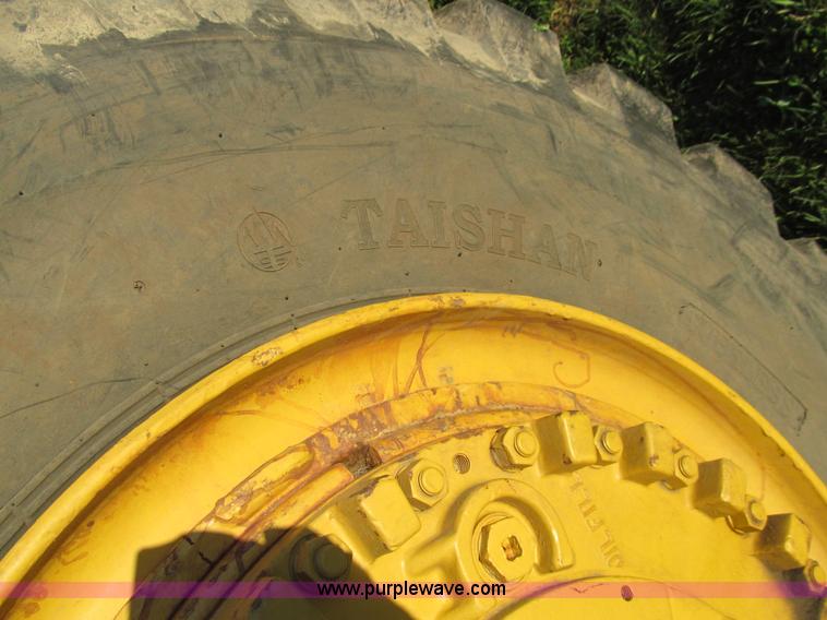 image for item E4992 1982 Caterpillar 621B conventional scraper