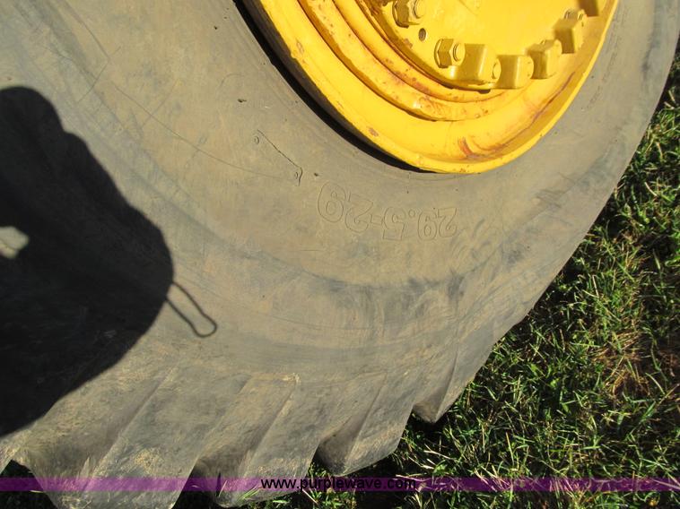 image for item E4992 1982 Caterpillar 621B conventional scraper