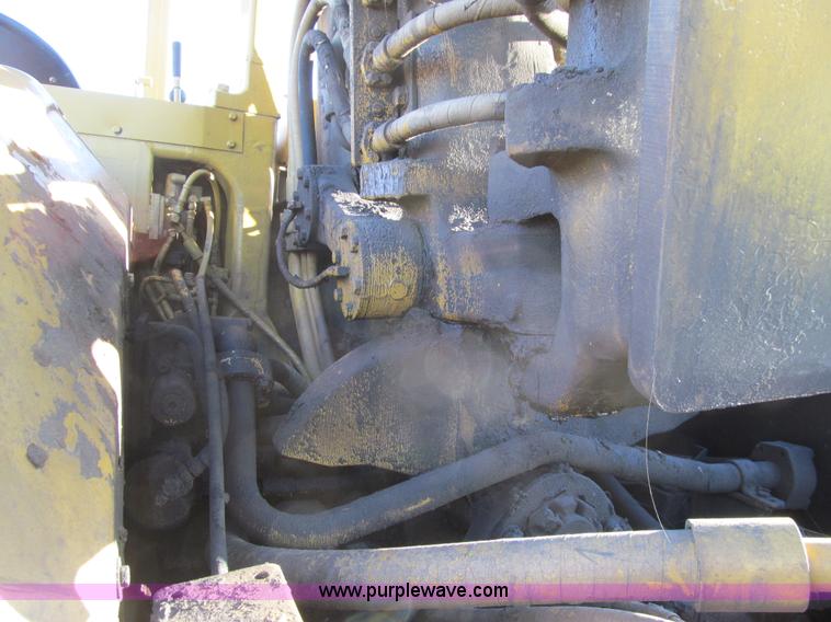 image for item E4992 1982 Caterpillar 621B conventional scraper