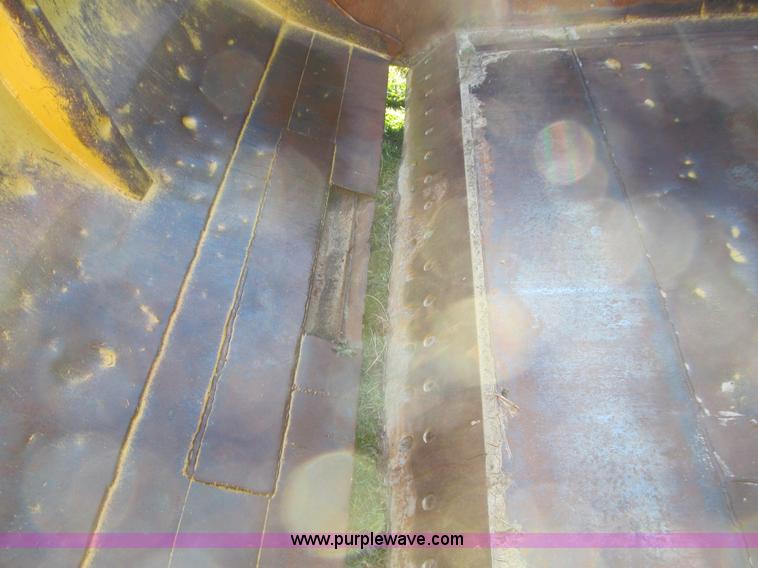 image for item E4992 1982 Caterpillar 621B conventional scraper