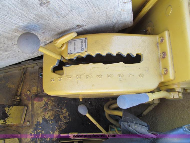image for item E4992 1982 Caterpillar 621B conventional scraper
