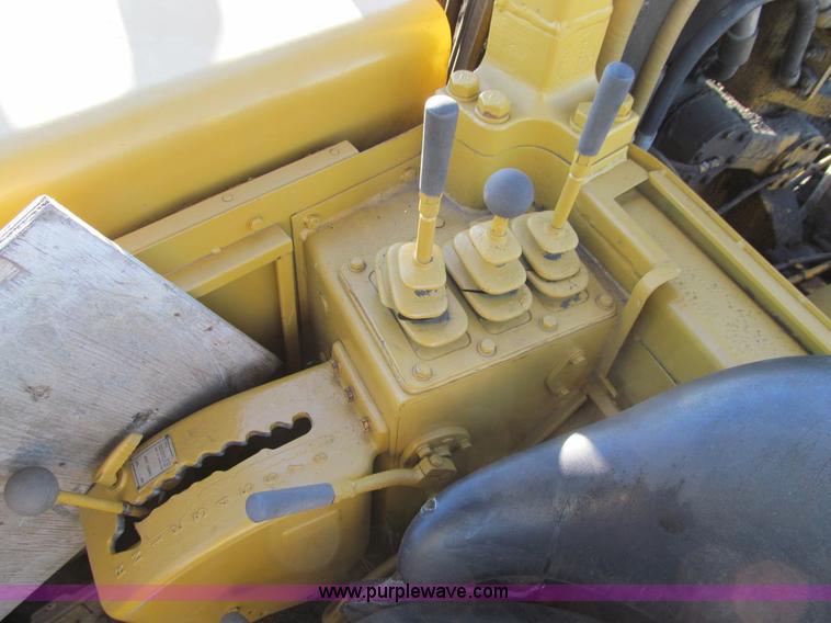 image for item E4992 1982 Caterpillar 621B conventional scraper